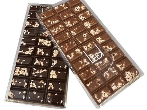 Pure chocolade reep hazelnoot